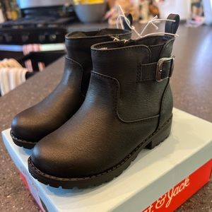 Cat & Jack Black Boots Never Worn Size 7 (Girls)